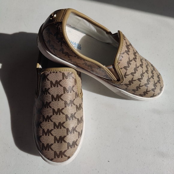 Michael Kors Big Girls Slip On - 3 - Picture 1 of 10